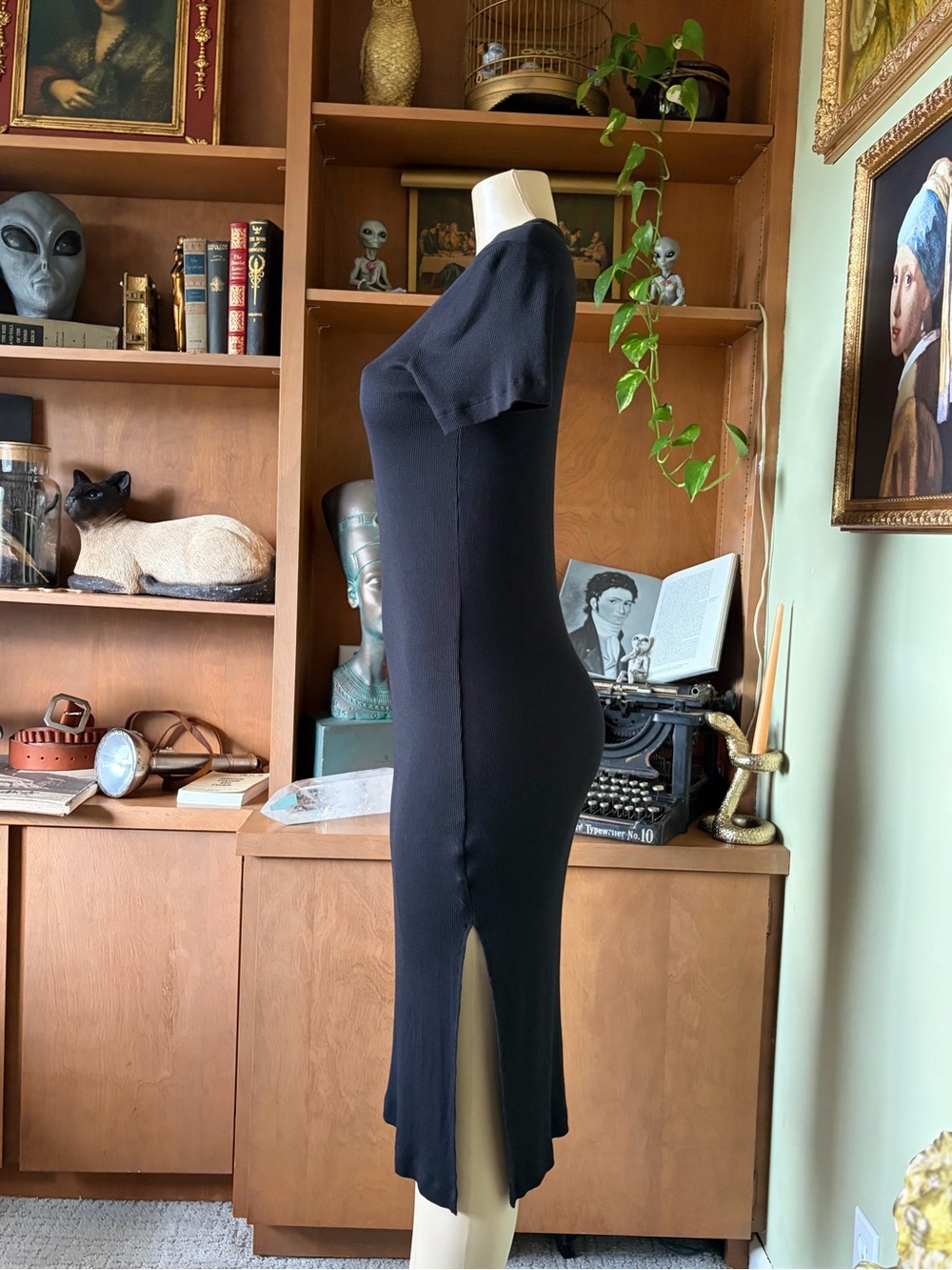 H & M Black Short-Sleeve Soft Rib Knit Midi Dress Size XS Dark Romantic Bodycon - Picture 5 of 14